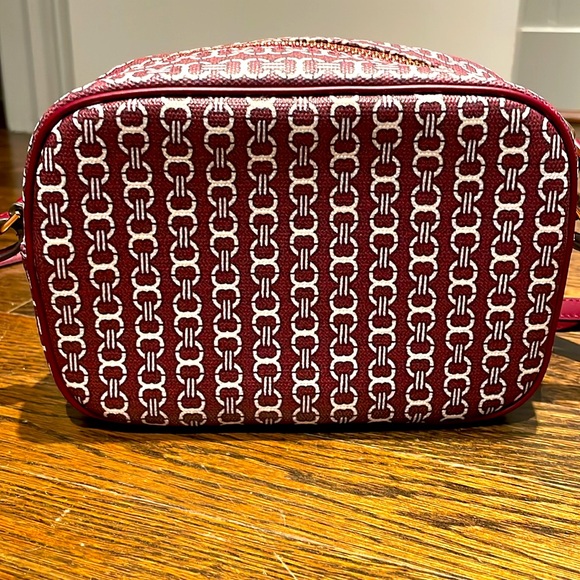 Tory Burch Crossbody Garnet / Cream Chainlink Pattern with Racing Stripe - Picture 3 of 9